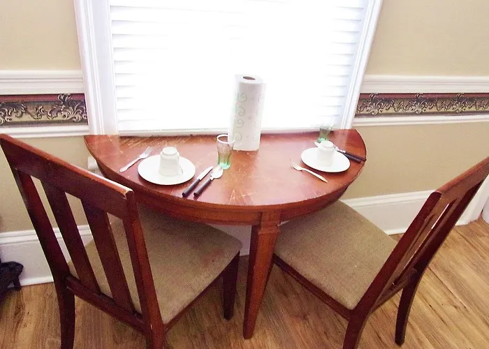 Duchess Downtown Bed & Breakfast