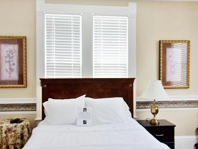 Duchess Downtown 3* Lafayette